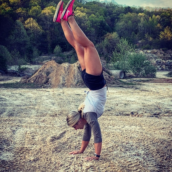 Instagram @simplelucky7 - Picture 2 of 5